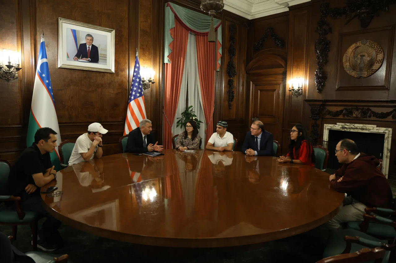 "Turon" jamiyati faollari bilan uchrashuv