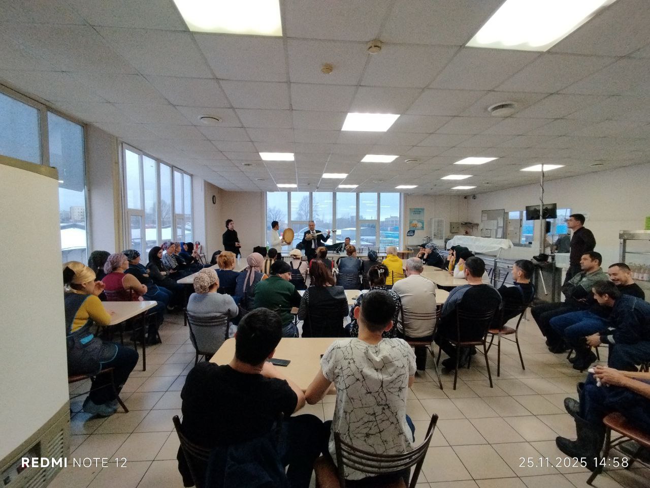 Xorijdagi vatandoshlar bilan uchrashuvlar