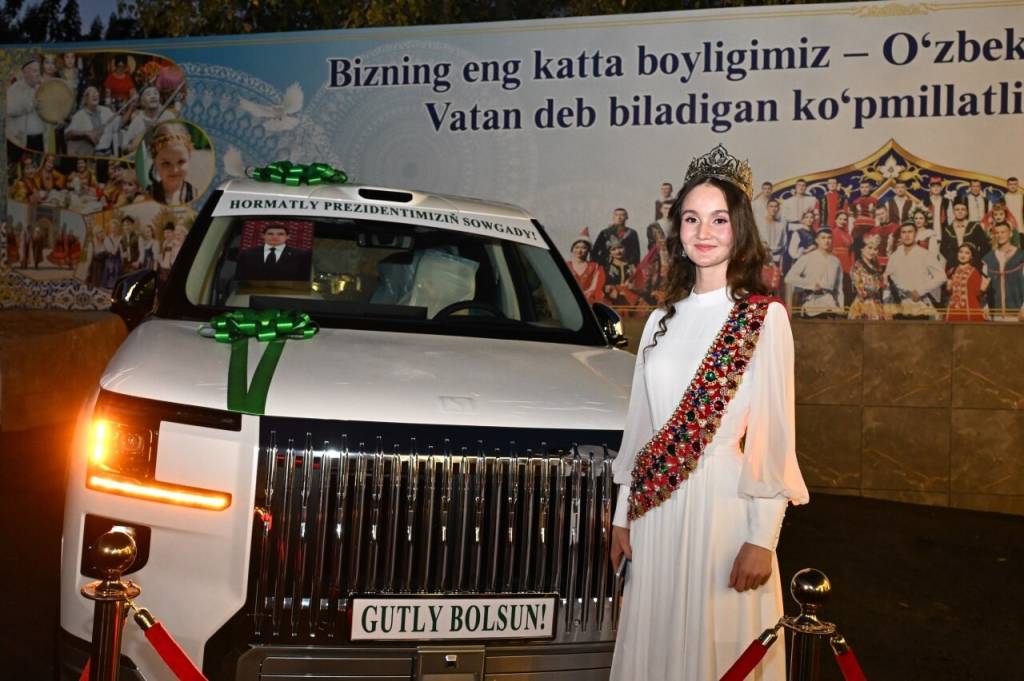 “Tatar qizi − 2026” xalqaro ko‘rik-tanlovi g‘olibiga avtomobil topshirildi